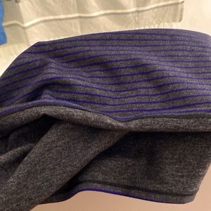 Reversible Lululemon Vinyasa snap scarf
